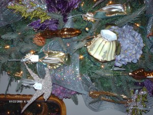 purple poinsettia's, Olive branch in gold  wreath 